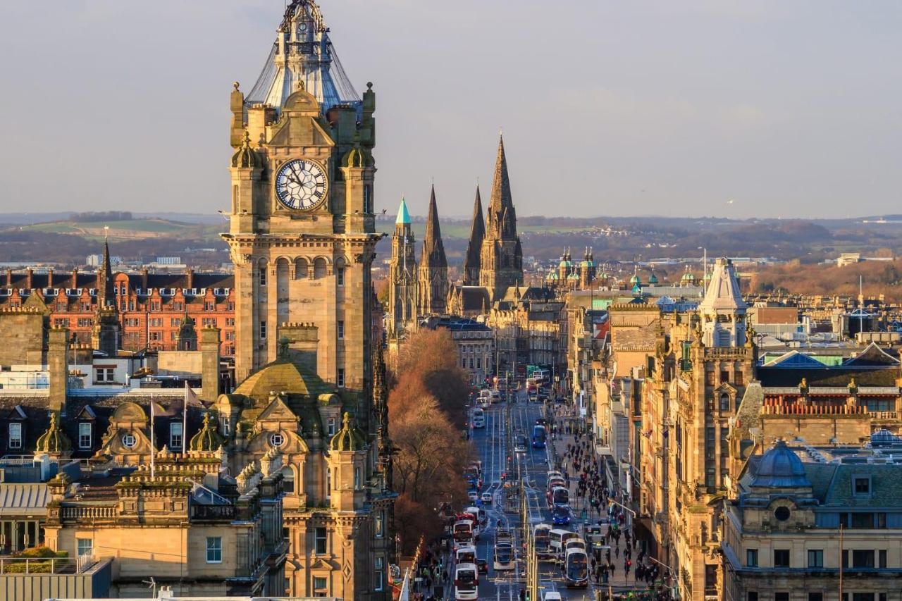 Spacious City Centre Family Room Edinburgh Eksteriør billede